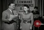 Image performances radio de commande Hollywood Los Angeles California USA, 1943, de la seconde 3 séquences d'archives historiques vidéo 65675032039
