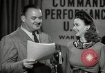 Image performances radio de commande Hollywood Los Angeles California USA, 1943, de la seconde 52 séquences d'archives historiques vidéo 65675032039