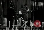 Immagine di Joshua Daniel White canta al Paul Robeson evento New York City USA, 1944, secondo 5 filmato di repertorio 65675032043