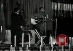 Immagine di Joshua Daniel White canta al Paul Robeson evento New York City USA, 1944, secondo 17 filmato di repertorio 65675032043