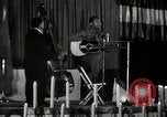 Immagine di Joshua Daniel White canta al Paul Robeson evento New York City USA, 1944, secondo 18 filmato di repertorio 65675032043