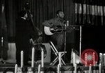 Immagine di Joshua Daniel White canta al Paul Robeson evento New York City USA, 1944, secondo 19 filmato di repertorio 65675032043