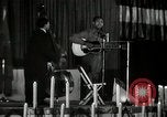 Immagine di Joshua Daniel White canta al Paul Robeson evento New York City USA, 1944, secondo 23 filmato di repertorio 65675032043