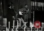 Immagine di Joshua Daniel White canta al Paul Robeson evento New York City USA, 1944, secondo 31 filmato di repertorio 65675032043
