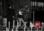 Immagine di Joshua Daniel White canta al Paul Robeson evento New York City USA, 1944, secondo 33 filmato di repertorio 65675032043