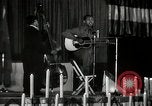 Immagine di Joshua Daniel White canta al Paul Robeson evento New York City USA, 1944, secondo 36 filmato di repertorio 65675032043