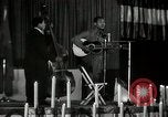 Immagine di Joshua Daniel White canta al Paul Robeson evento New York City USA, 1944, secondo 46 filmato di repertorio 65675032043