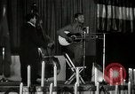 Immagine di Joshua Daniel White canta al Paul Robeson evento New York City USA, 1944, secondo 47 filmato di repertorio 65675032043