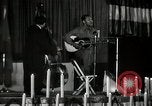 Immagine di Joshua Daniel White canta al Paul Robeson evento New York City USA, 1944, secondo 53 filmato di repertorio 65675032043