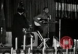 Immagine di Joshua Daniel White canta al Paul Robeson evento New York City USA, 1944, secondo 59 filmato di repertorio 65675032043