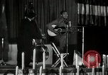 Immagine di Joshua Daniel White canta al Paul Robeson evento New York City USA, 1944, secondo 62 filmato di repertorio 65675032043