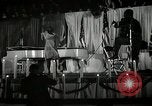 Image Josh White joue alors que Pearl Primus danses New York City USA, 1944, de la seconde 5 séquences d'archives historiques vidéo 65675032044