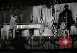 Image Josh White joue alors que Pearl Primus danses New York City USA, 1944, de la seconde 7 séquences d'archives historiques vidéo 65675032044