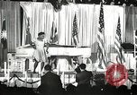 Image Josh White joue alors que Pearl Primus danses New York City USA, 1944, de la seconde 10 séquences d'archives historiques vidéo 65675032044