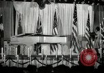 Image Josh White joue alors que Pearl Primus danses New York City USA, 1944, de la seconde 18 séquences d'archives historiques vidéo 65675032044