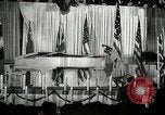Image Josh White joue alors que Pearl Primus danses New York City USA, 1944, de la seconde 23 séquences d'archives historiques vidéo 65675032044