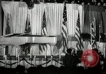 Image Josh White joue alors que Pearl Primus danses New York City USA, 1944, de la seconde 28 séquences d'archives historiques vidéo 65675032044