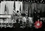 Image Josh White joue alors que Pearl Primus danses New York City USA, 1944, de la seconde 33 séquences d'archives historiques vidéo 65675032044