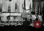 Image Josh White joue alors que Pearl Primus danses New York City USA, 1944, de la seconde 40 séquences d'archives historiques vidéo 65675032044