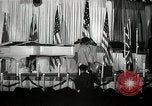 Image Josh White joue alors que Pearl Primus danses New York City USA, 1944, de la seconde 43 séquences d'archives historiques vidéo 65675032044