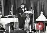 Image Paul Robeson lors de son 46e anniversaire New York City USA, 1944, de la seconde 17 séquences d'archives historiques vidéo 65675032045