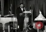 Image Paul Robeson lors de son 46e anniversaire New York City USA, 1944, de la seconde 26 séquences d'archives historiques vidéo 65675032045