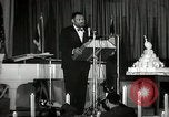 Image Paul Robeson lors de son 46e anniversaire New York City USA, 1944, de la seconde 27 séquences d'archives historiques vidéo 65675032045