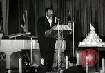 Image Paul Robeson lors de son 46e anniversaire New York City USA, 1944, de la seconde 28 séquences d'archives historiques vidéo 65675032045