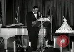 Image Paul Robeson lors de son 46e anniversaire New York City USA, 1944, de la seconde 30 séquences d'archives historiques vidéo 65675032045
