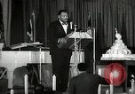 Image Paul Robeson lors de son 46e anniversaire New York City USA, 1944, de la seconde 34 séquences d'archives historiques vidéo 65675032045
