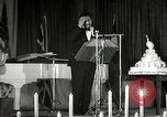 Image Paul Robeson parle de lutte africaine américaine New York City USA, 1944, de la seconde 18 séquences d'archives historiques vidéo 65675032046