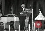 Image Paul Robeson parle de lutte africaine américaine New York City USA, 1944, de la seconde 29 séquences d'archives historiques vidéo 65675032046