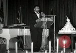 Image Paul Robeson parle de lutte africaine américaine New York City USA, 1944, de la seconde 44 séquences d'archives historiques vidéo 65675032046