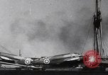 Standbild deutsche Angriff auf England im Englischen Kanal, 1941, aus Sekunde 13 historischem Filmmaterial Videoclip 65675032049