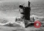 Standbild deutsche U-Boote Angriff britischer Versand Zweiten Weltkrieg im Englischen Kanal, 1941, aus Sekunde 14 historischem Filmmaterial Videoclip 65675032050