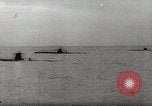 Standbild deutsche U-Boote Angriff britischer Versand Zweiten Weltkrieg im Englischen Kanal, 1941, aus Sekunde 30 historischem Filmmaterial Videoclip 65675032050