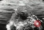 Standbild deutsche U-Boote Angriff britischer Versand Zweiten Weltkrieg im Englischen Kanal, 1941, aus Sekunde 32 historischem Filmmaterial Videoclip 65675032050