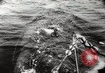 Standbild deutsche U-Boote Angriff britischer Versand Zweiten Weltkrieg im Englischen Kanal, 1941, aus Sekunde 35 historischem Filmmaterial Videoclip 65675032050