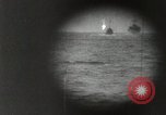 Standbild deutsche U-Boote Angriff britischer Versand Zweiten Weltkrieg im Englischen Kanal, 1941, aus Sekunde 62 historischem Filmmaterial Videoclip 65675032050