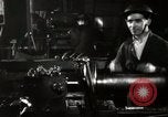 Standbild deutsche Angriff über England als britische einen Krieg vorbereiten London England Vereinigtes Königreich, 1941, aus Sekunde 28 historischem Filmmaterial Videoclip 65675032053