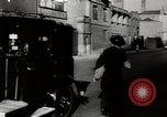 Standbild deutsche Angriff über England als britische einen Krieg vorbereiten London England Vereinigtes Königreich, 1941, aus Sekunde 50 historischem Filmmaterial Videoclip 65675032053