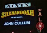 Standbild A Chorus Line und Andere Broadway Shows New York City USA, 1976, aus Sekunde 9 historischem Filmmaterial Videoclip 65675032055