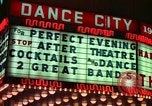 Standbild A Chorus Line und Andere Broadway Shows New York City USA, 1976, aus Sekunde 13 historischem Filmmaterial Videoclip 65675032055