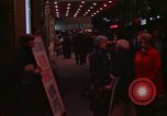 Standbild A Chorus Line und Andere Broadway Shows New York City USA, 1976, aus Sekunde 34 historischem Filmmaterial Videoclip 65675032055