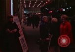 Standbild A Chorus Line und Andere Broadway Shows New York City USA, 1976, aus Sekunde 35 historischem Filmmaterial Videoclip 65675032055