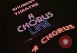 Standbild A Chorus Line und Andere Broadway Shows New York City USA, 1976, aus Sekunde 36 historischem Filmmaterial Videoclip 65675032055