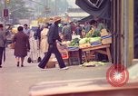 Immagine di Persone ed edifici nella città di New York New York City USA, 1976, secondo 5 filmato di repertorio 65675032059