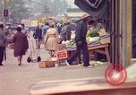 Immagine di Persone ed edifici nella città di New York New York City USA, 1976, secondo 6 filmato di repertorio 65675032059