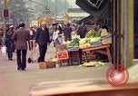 Immagine di Persone ed edifici nella città di New York New York City USA, 1976, secondo 13 filmato di repertorio 65675032059