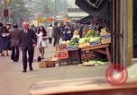 Immagine di Persone ed edifici nella città di New York New York City USA, 1976, secondo 18 filmato di repertorio 65675032059